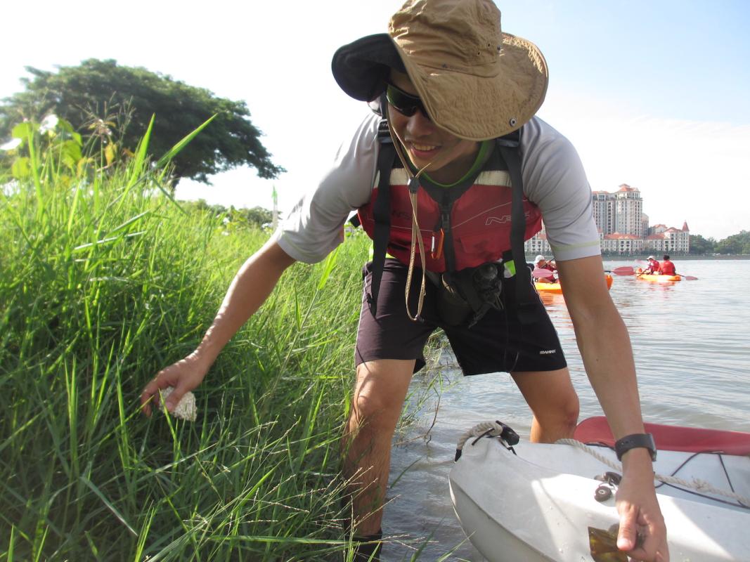 Kallang River cleaning 