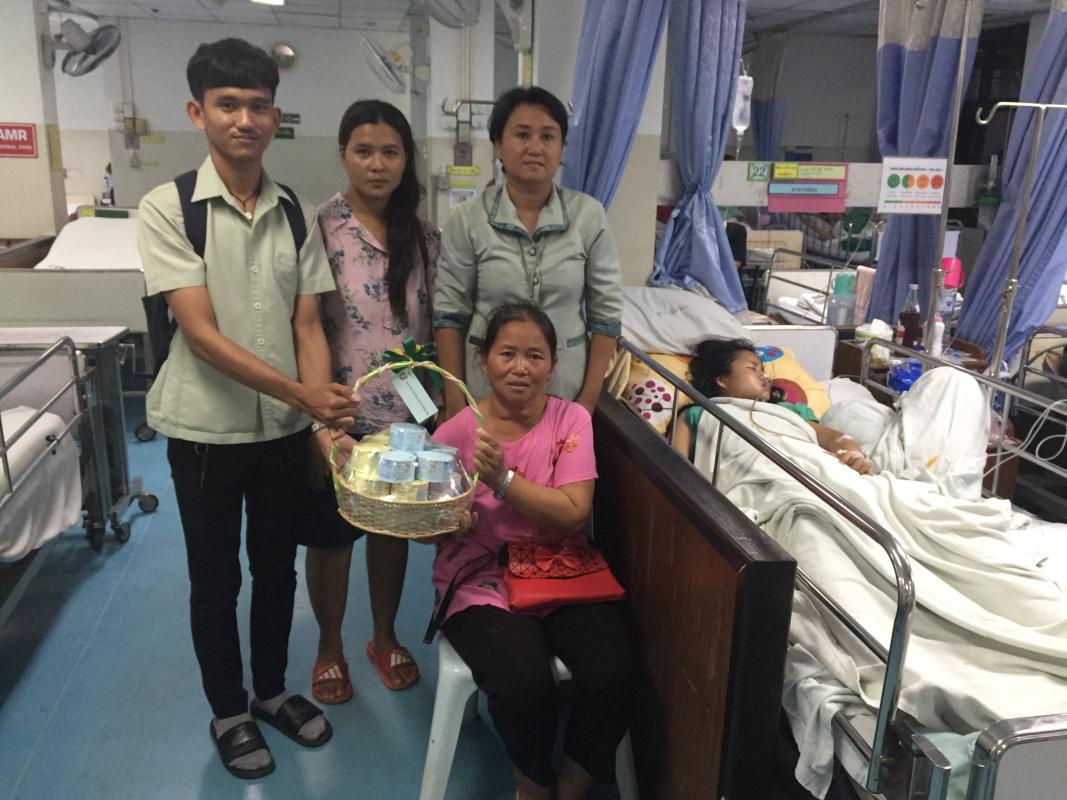 เยี่ยมนักเรียนที่ประสบอุบัติเหตุ