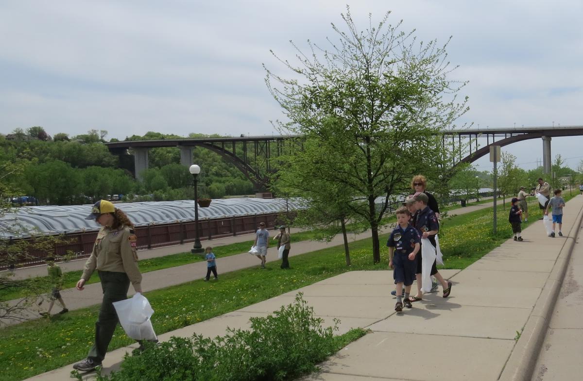 Mississippi River National Park Cleanup