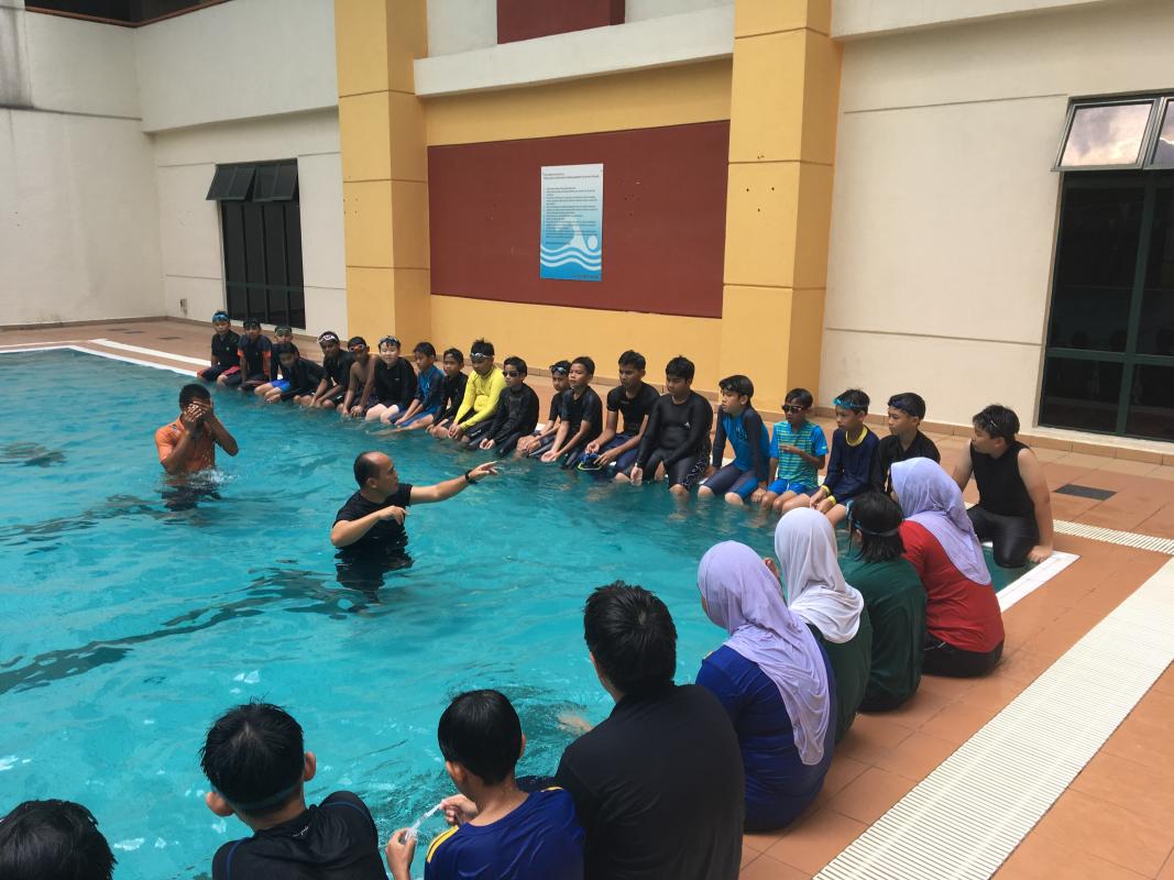 Pengendalian Kursus Renang dan Menyelamat