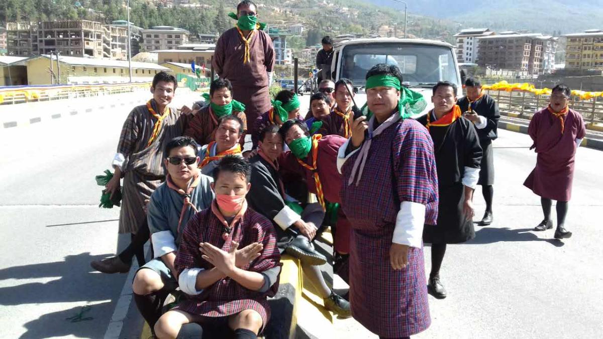 Flowers bind soul, spread peace and generate love.