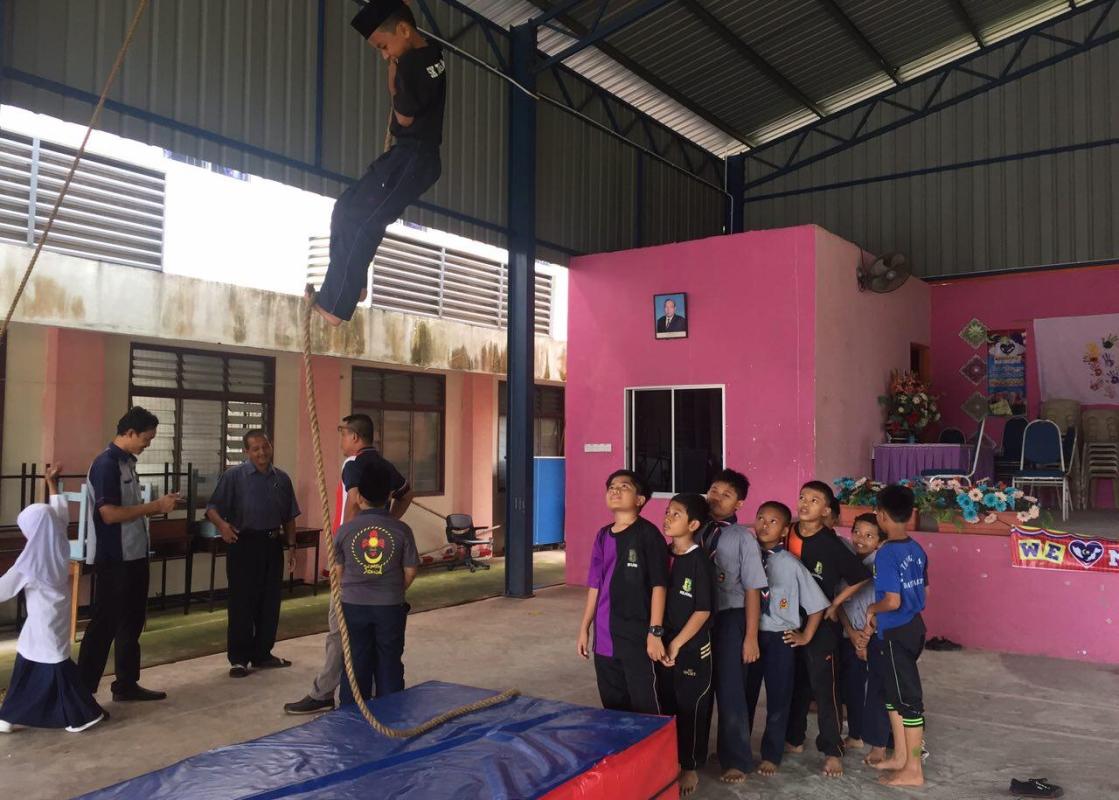 Kemahiran memanjat tali