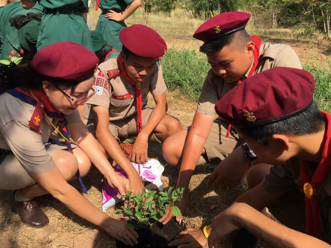 จิตอาสาปลูกต้นไม้เพื่อพ่อหลวง