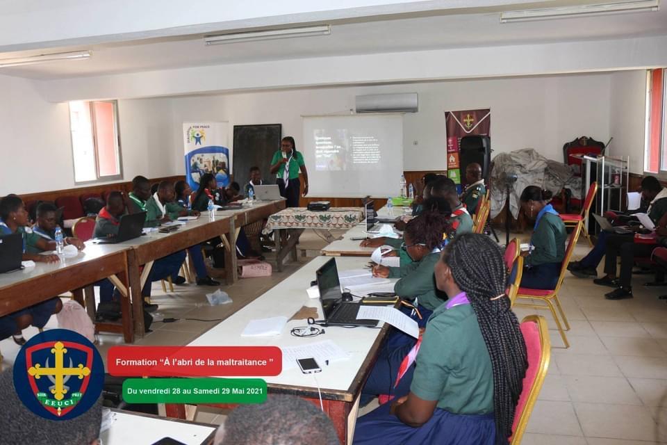 FORMATION SUR LE PROGRAMME '' À L'ABRI DE LA MALTRAITANCE '' | ECLAIREUSES ET ECLAIREURS UNIONISTES DE CÔTE D'IVOIRE (EEUCI)