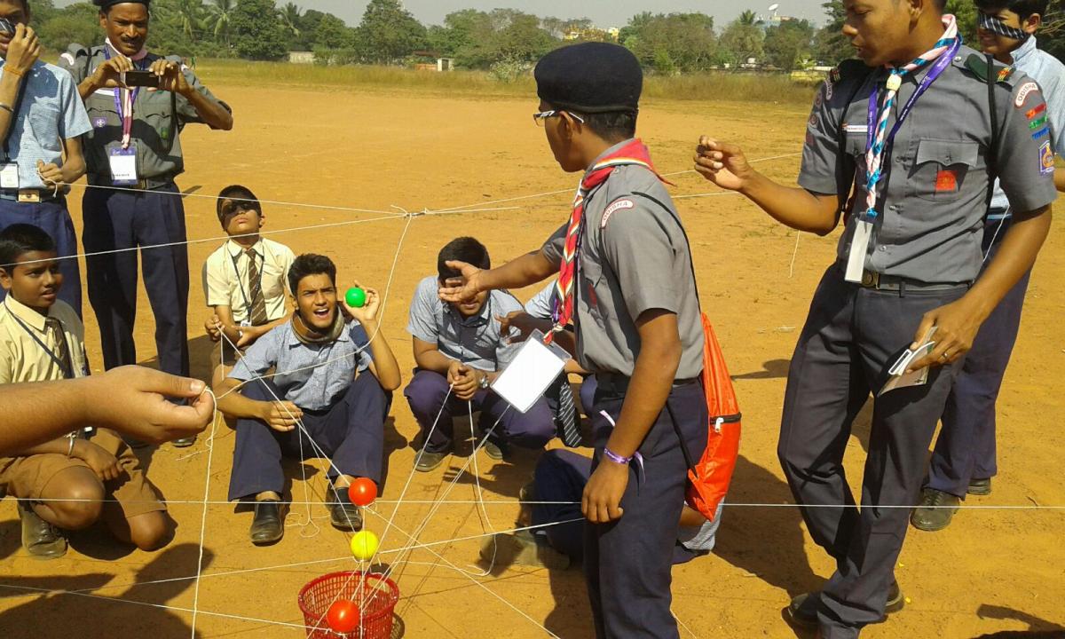 Networking Games ( M O P)