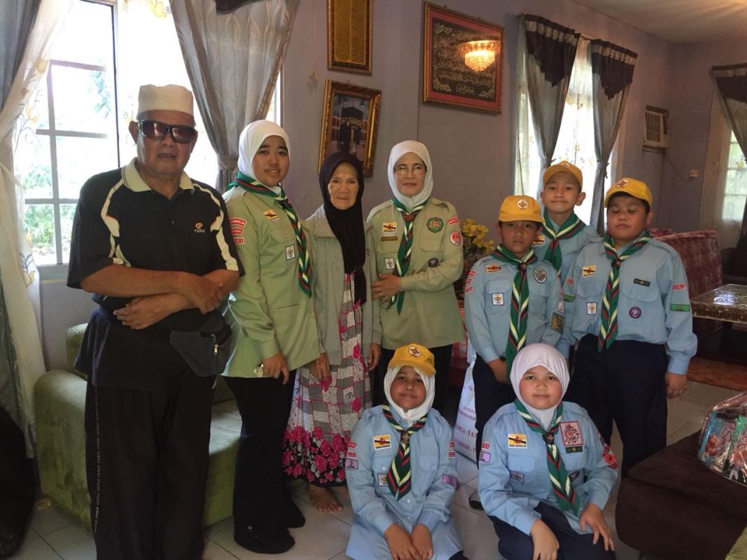 PACK 1021, MATA-MATA GADONG PRIMARY SCHOOL HAND OVER DONATIONS TO LESS FORTUNATE FAMILIES
