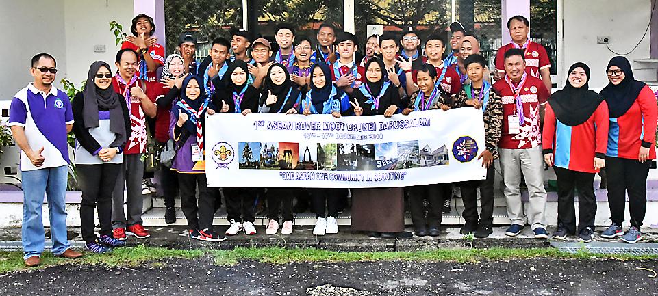 1st ASEAN ROVER MOOT Rover Scouts lend a helping hand