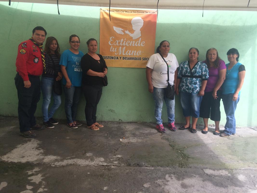 Extendiendo Nuestra Mano por el Desarrollo