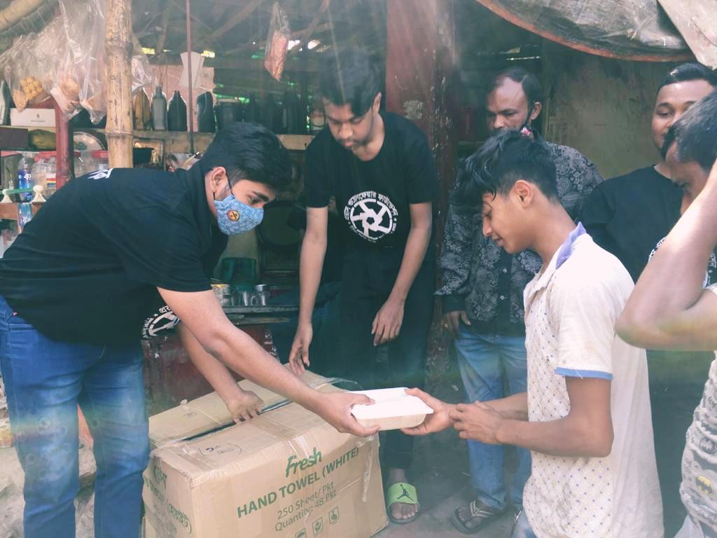 খাবার বিতরণ কর্মসূচী