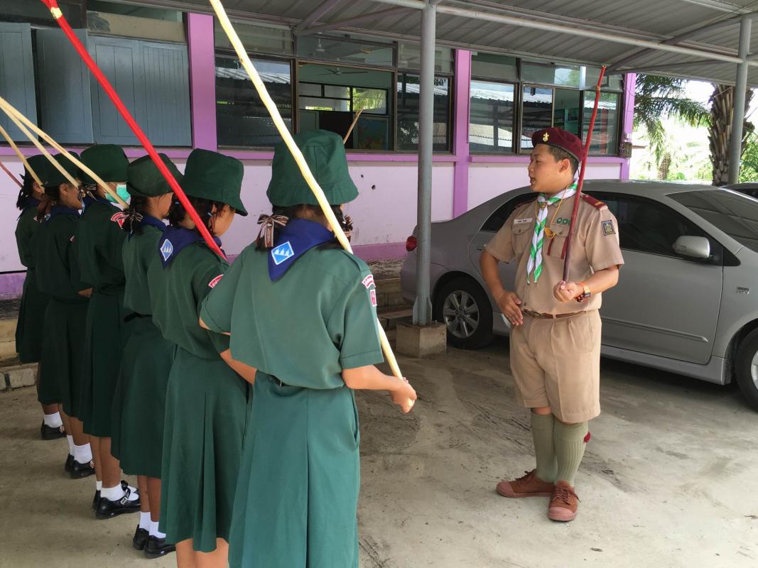 ลูกเสือผู้นำสันติภาพฝึกน้องในกองลูกเสือ