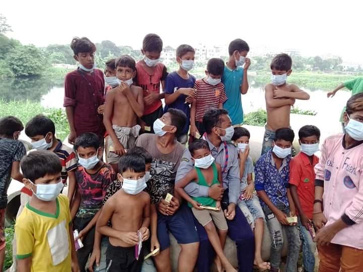 সুবিধাবঞ্চিত শিশুদের মাঝে মাস্ক বিতরণ কর্মসূচী