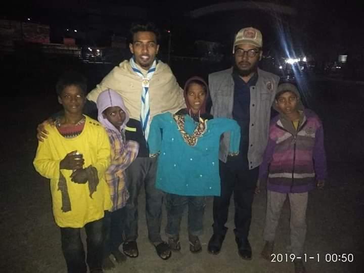 পথশিশুদের মাঝে শীত বস্ত্র বিতরণ