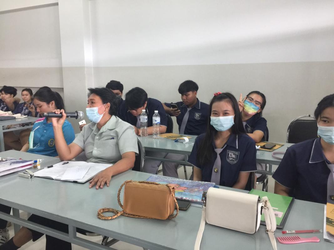 ดูแลนักเรียนนำเสนอโครงการ ระดับชั้น ปวช.3