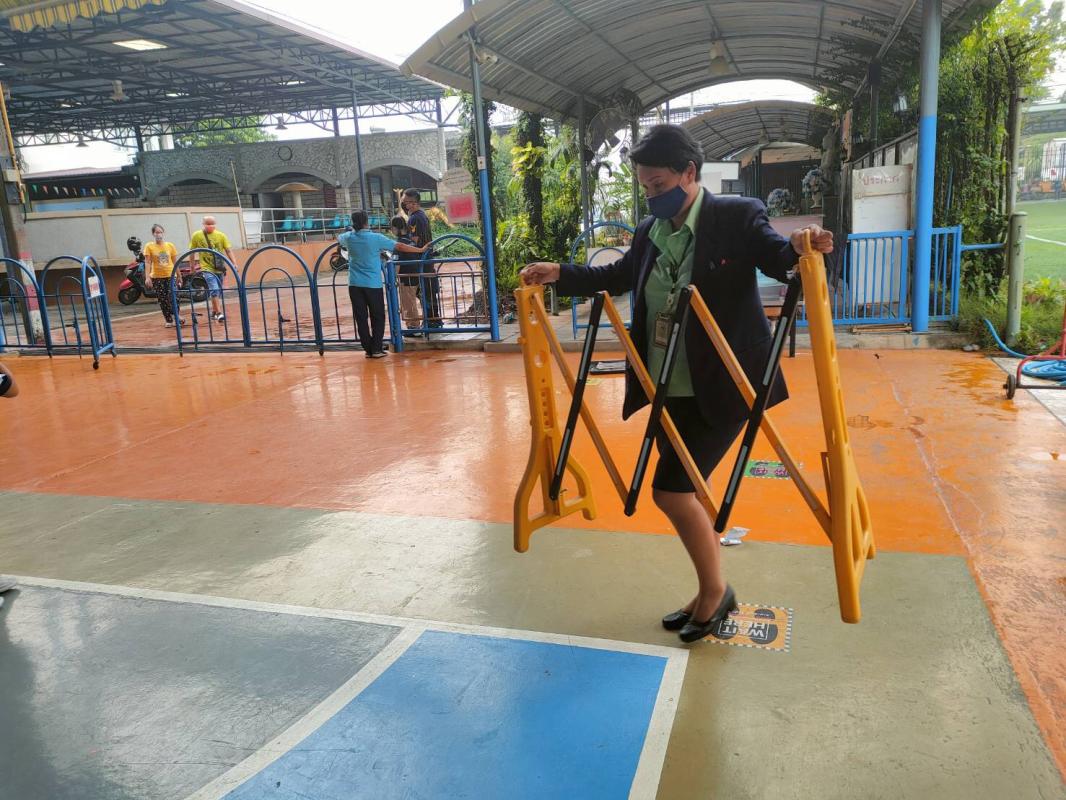 ดูแลความเรียบร้อยของสถานที่ให้แก่นักเรียน