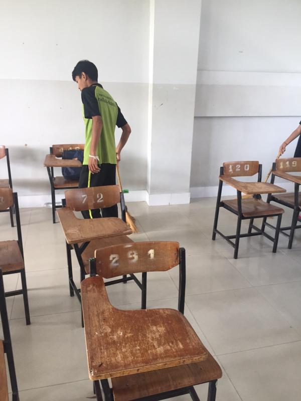 จิตอาสาทำความสะอาดห้อง