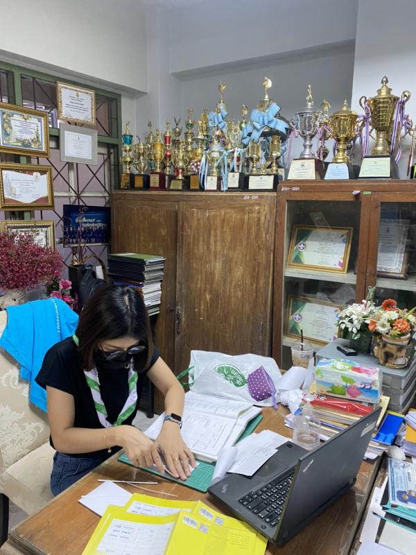 จิตอาสา จัดทำเอกสารนักเรียนจบปีการศึกษา 2563