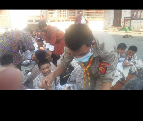 Community service at Namdroling Dratshang during Drubchen by his Holiness