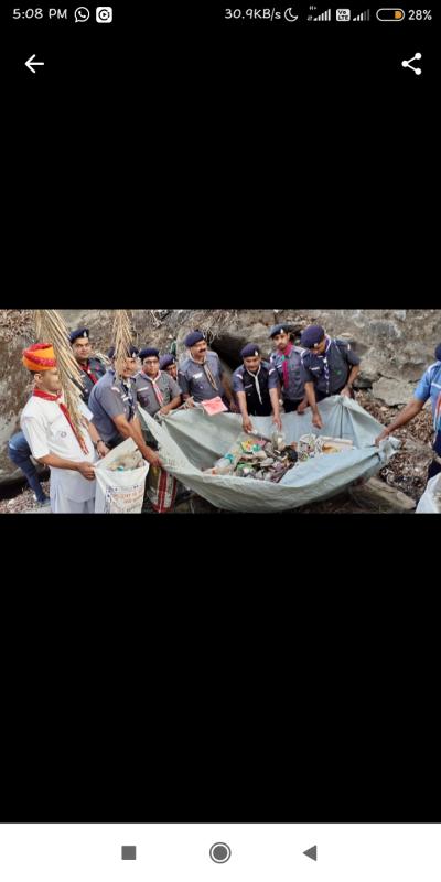 नक्की झील में किया श्रमदान