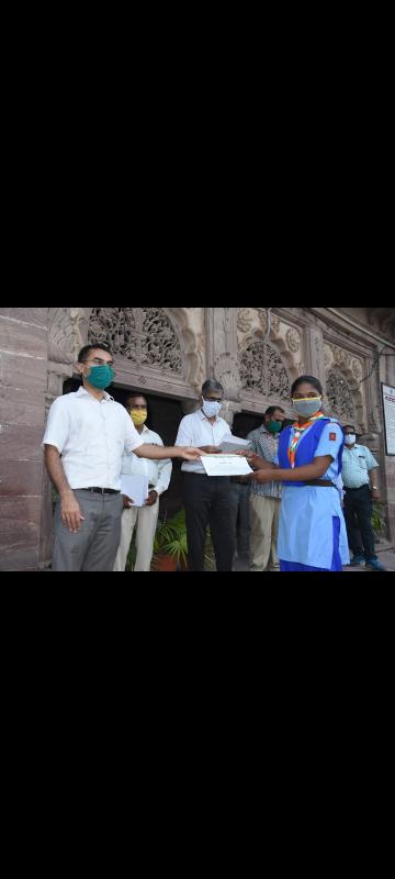 जोधपुर जिला मजिस्ट्रेट श्रीमान प्रकाश जी राजपुरोहित द्वारा"कोरोना योद्धा सम्मान" से सम्मानित किया गया