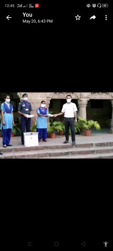 जोधपुर जिला कलेक्टर श्रीमान प्रकाश जी राजपुरोहित को 500 मास्क सुपुर्द करते हुए