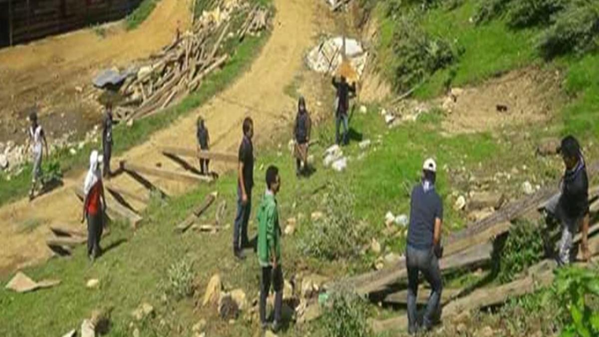 volunteer to construct temple and to survey for constructing foot path