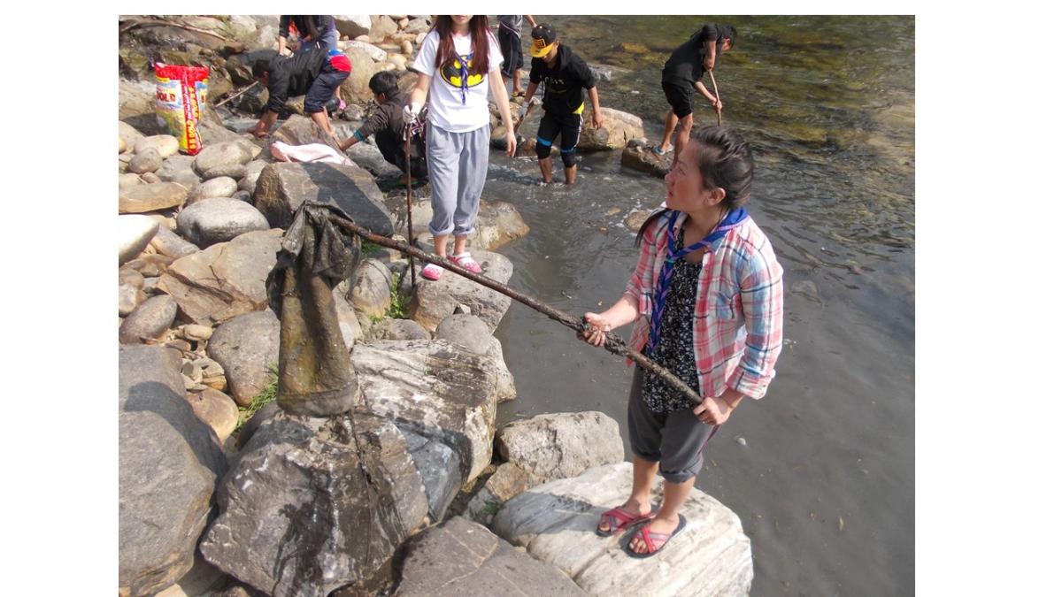 cleaning Pachu(river)