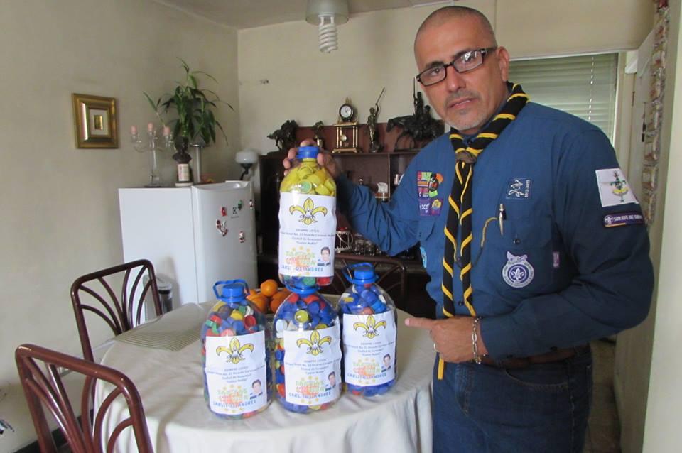 Tapitas plasticas para Carlitos Andres una luz de vida, ayudemos a un angelito de Dios.