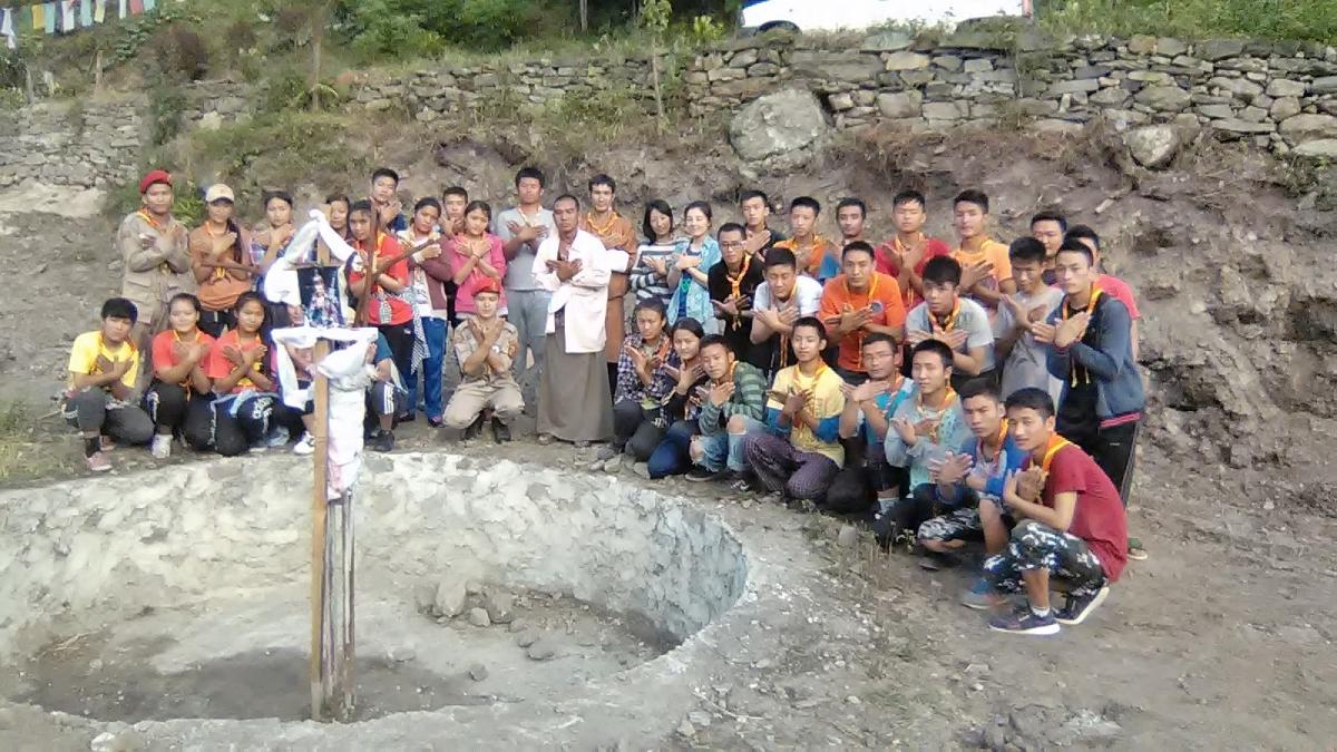 Construction of Guru's statue in Hurung