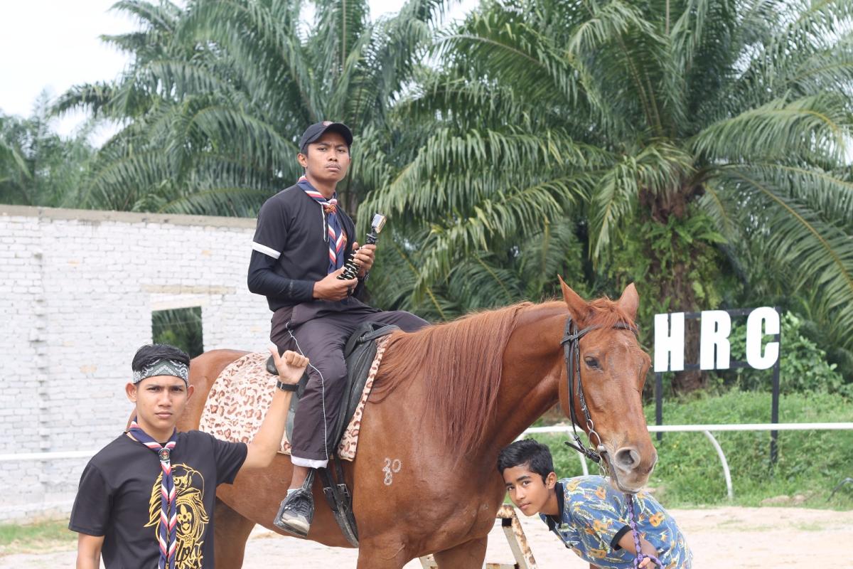 PROGRAM KHIDMAT MASYARAKAT BERSAMA PENGAKAP KELANA