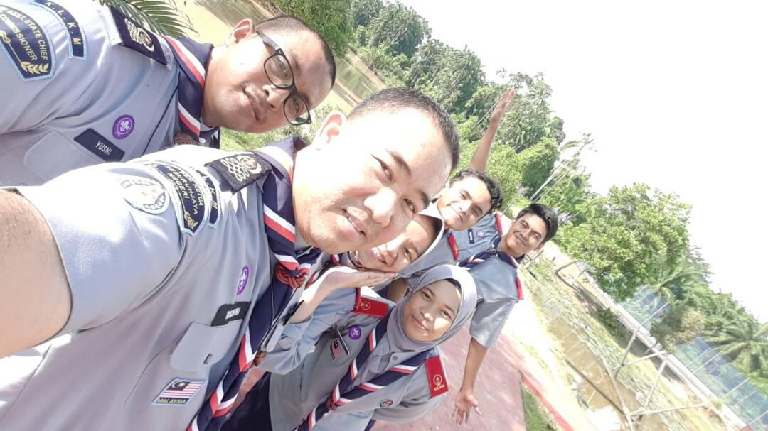 Menanam Pokok Hiasan