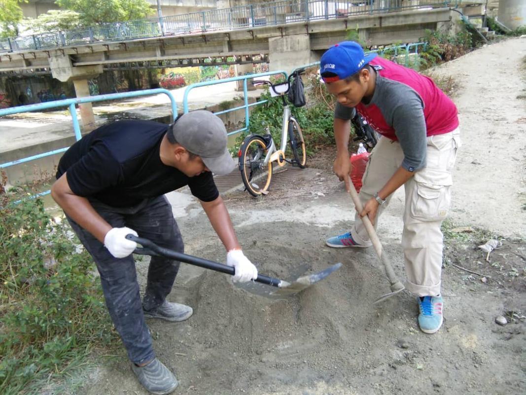 SW Voluntary Service: WalkSide by Rovs Project - Our Sidewalk Project started! (part 2)