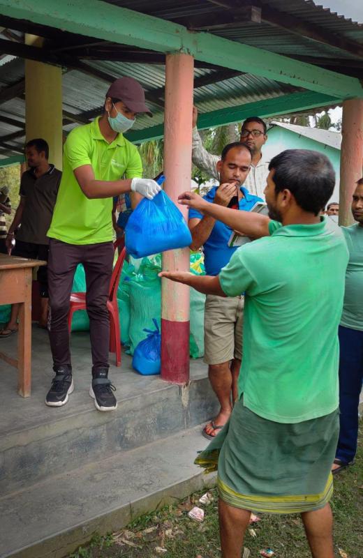 Raw grains kit Distribution to Daily wage workers