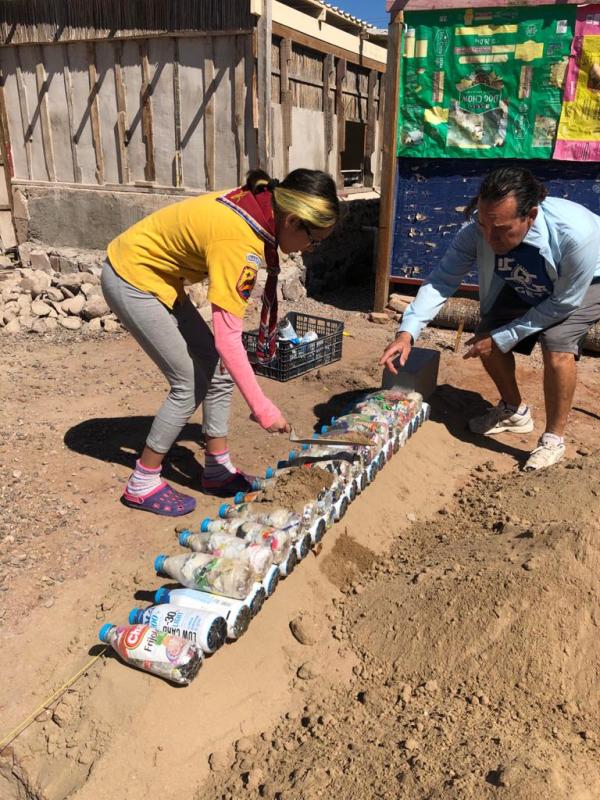 “ECO-LADRILLO una alternativa para poner los residuos plásticos no reciclables y poder usarlos para construir algo con ellos.”