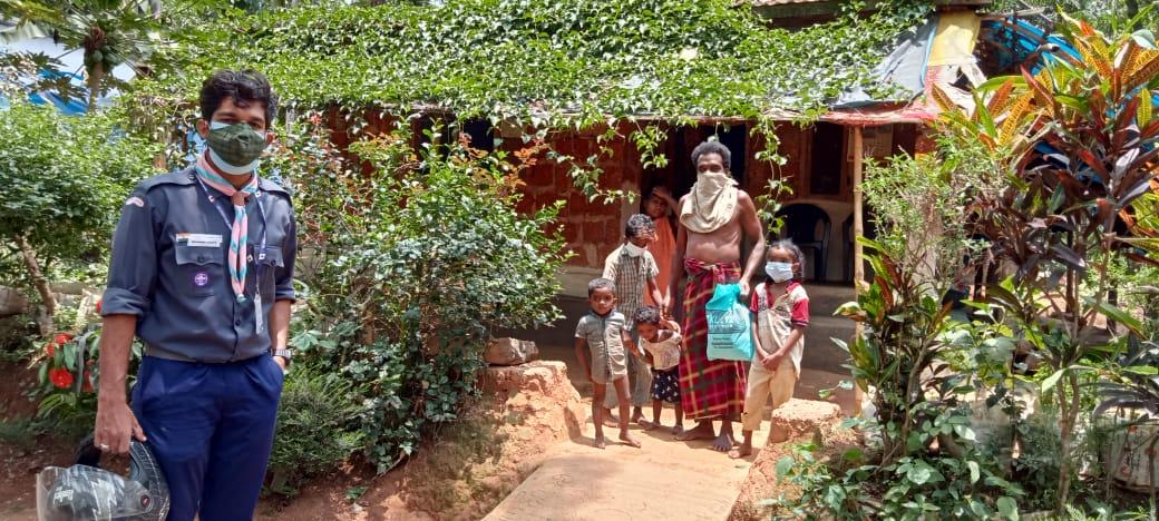 Rover Crew  Service during lockdown and provides masks