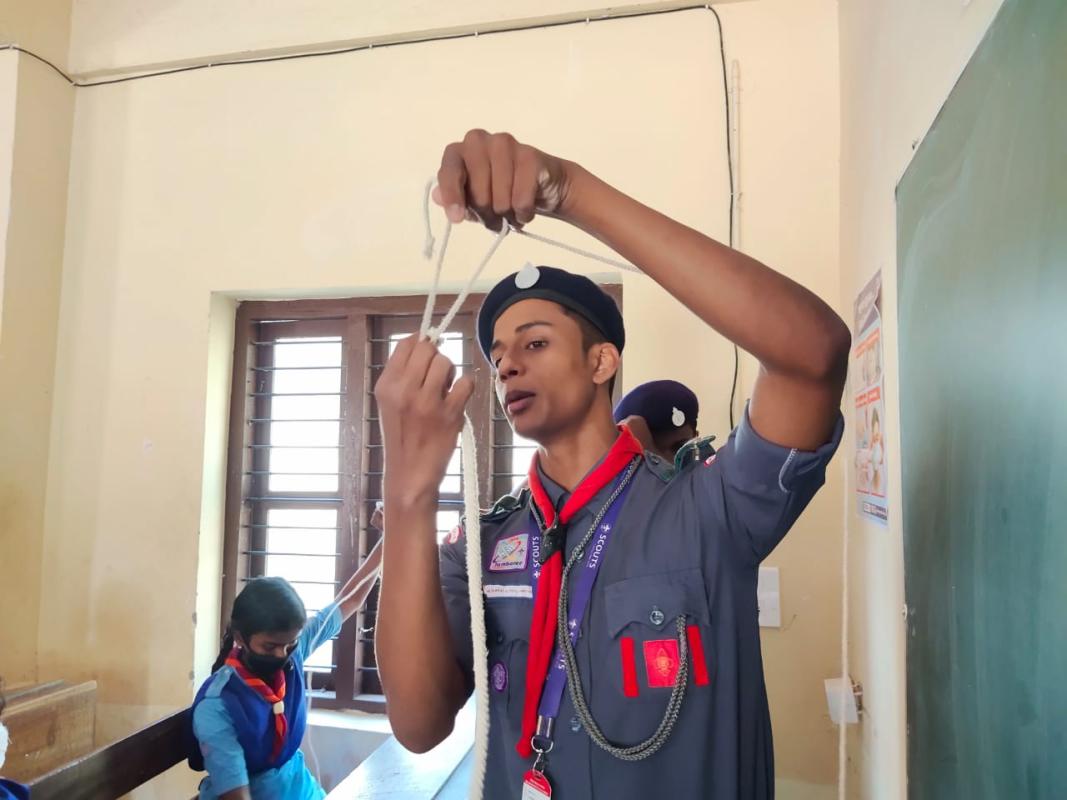 Taking sessions about scout skills