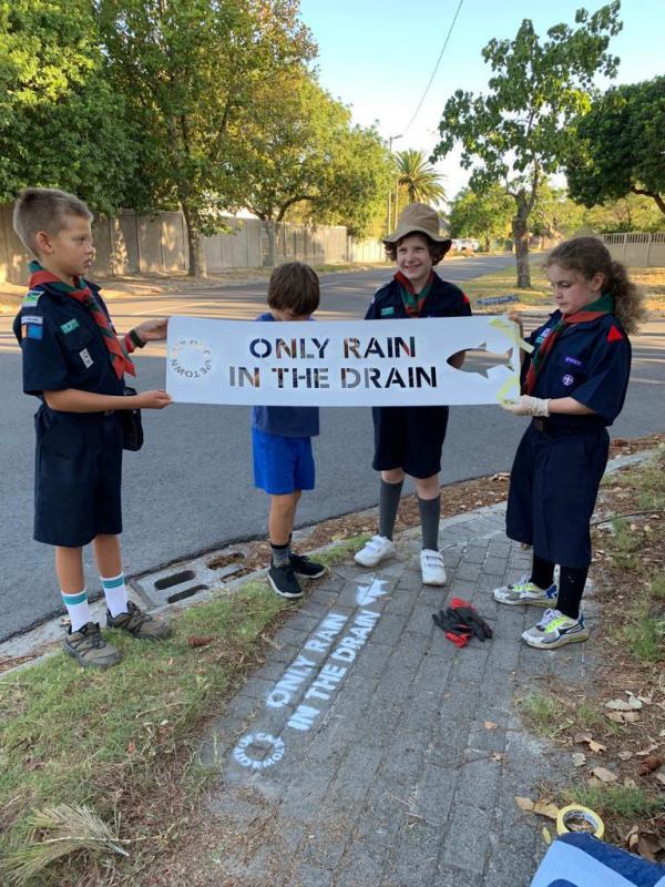 Cubs display awareness creating stencil