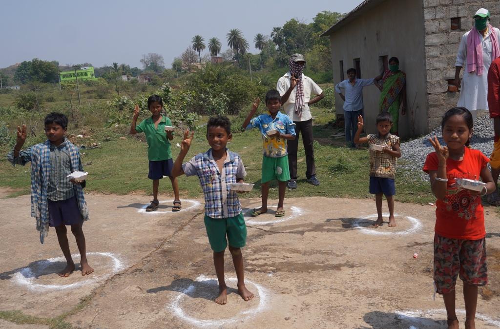 Cooked food distribution at Bhandarpara of Bargaon Block, Dist. Sundargarh