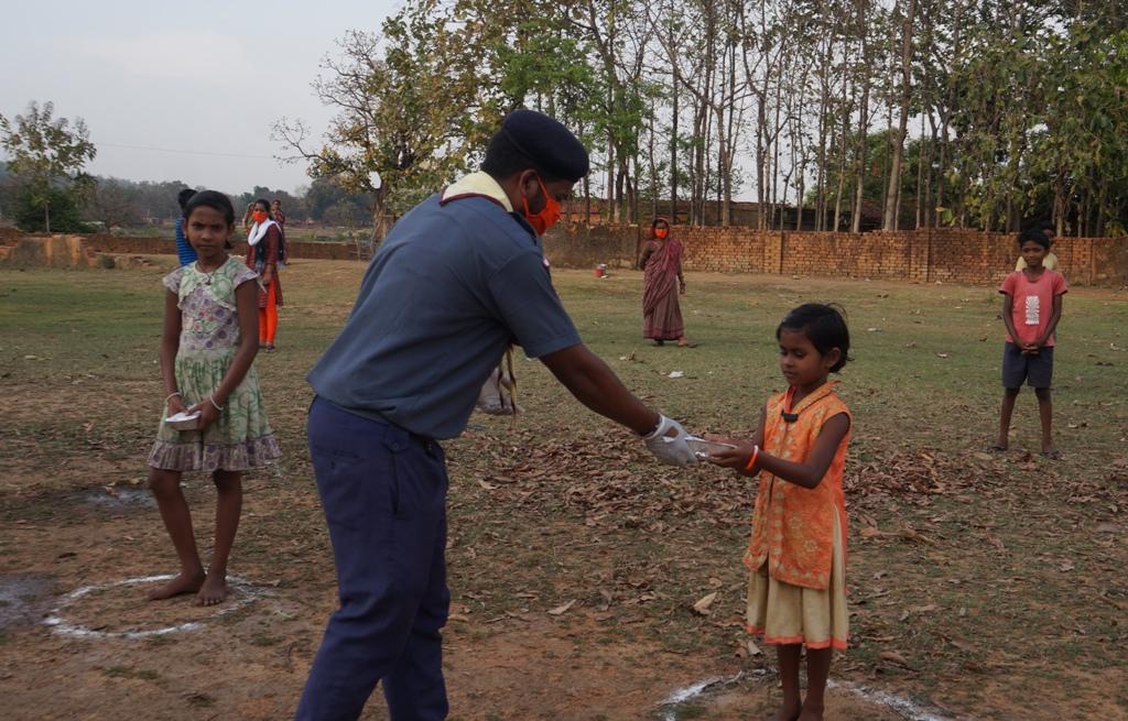 Cooked food packets distribution at Petfod village of Bargaon Block