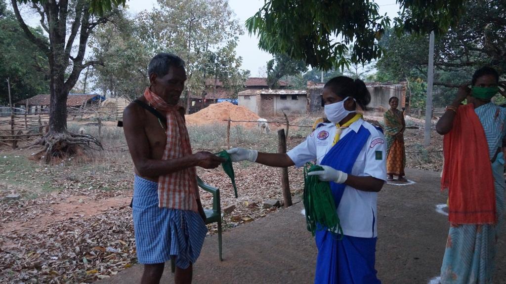 Mask distribution and awareness campaign at Sadakpada of Lakraghara village, Block-Bargaon