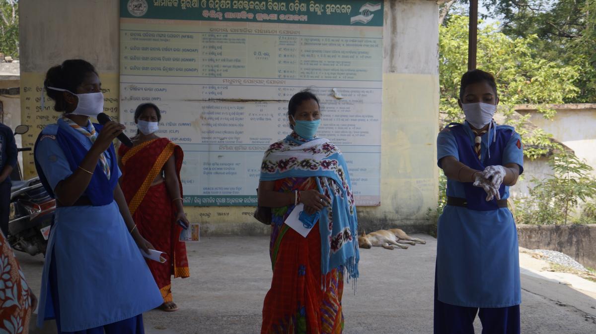 Hand wash demonstration at Tangarpali village