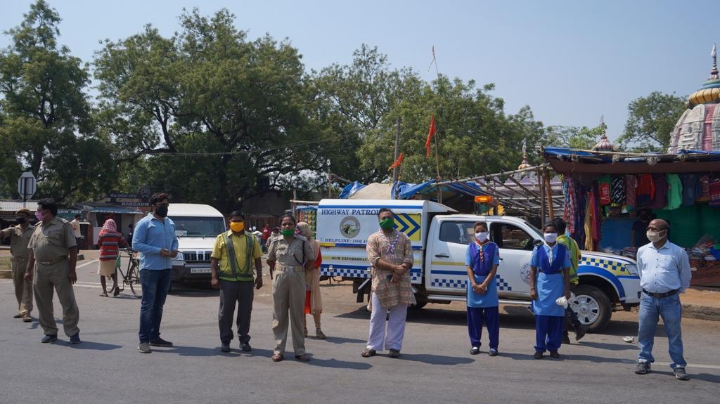 400 Masks distributed to the needy people of Bargaon at public places of Bargaon