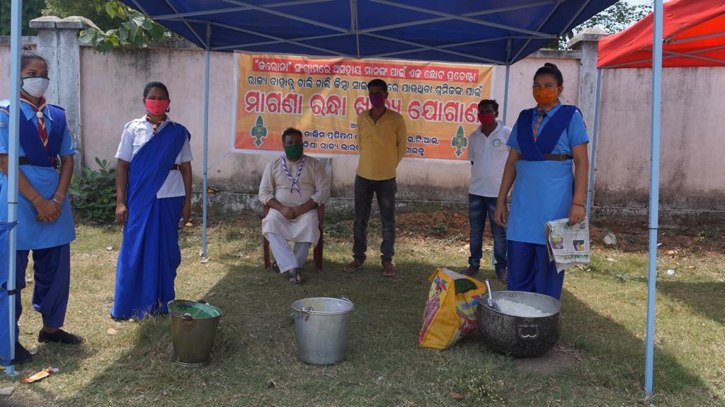 Cooked food distributed to the people who passing through Bargaon at Bargaon Square of Sundargarh District