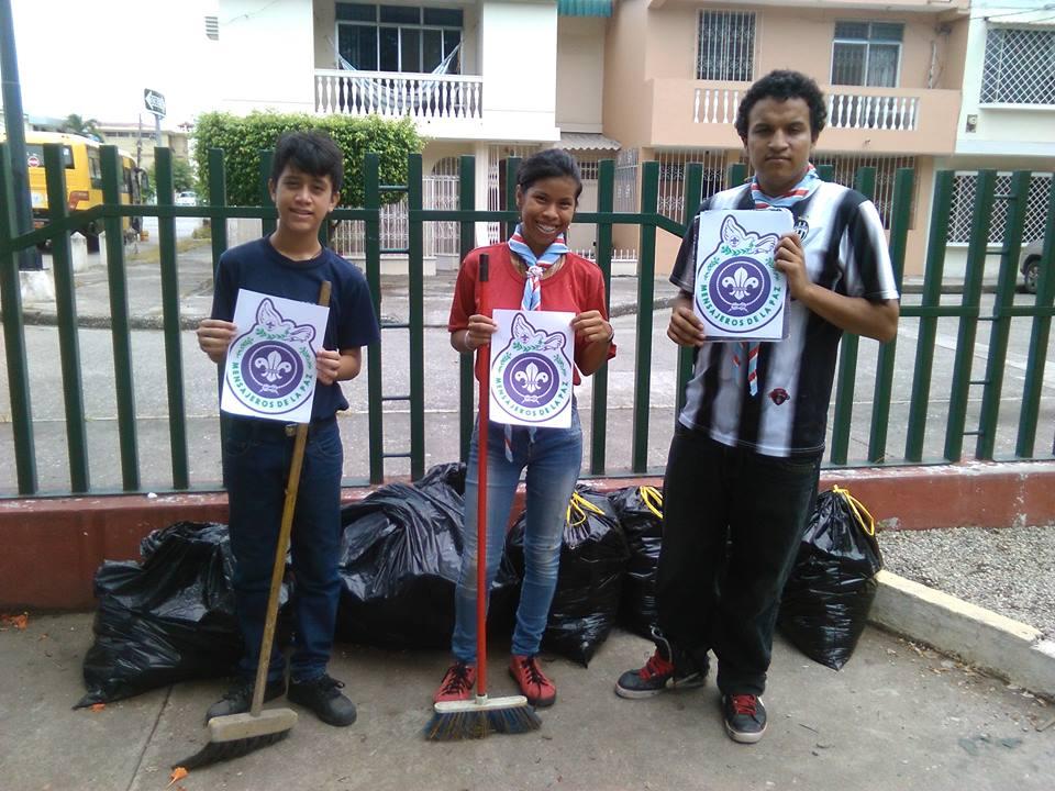 LIMPIEZA DE EL PARQUE "LOS  CAMINANTES"