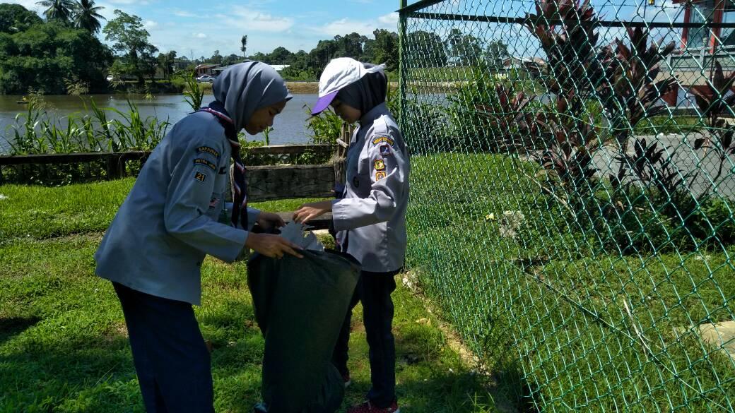Membersihkan Dewan Batu Kawah