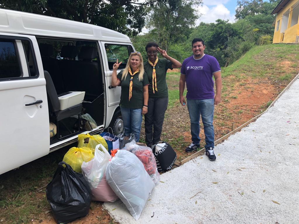 Arrecadação de Roupas