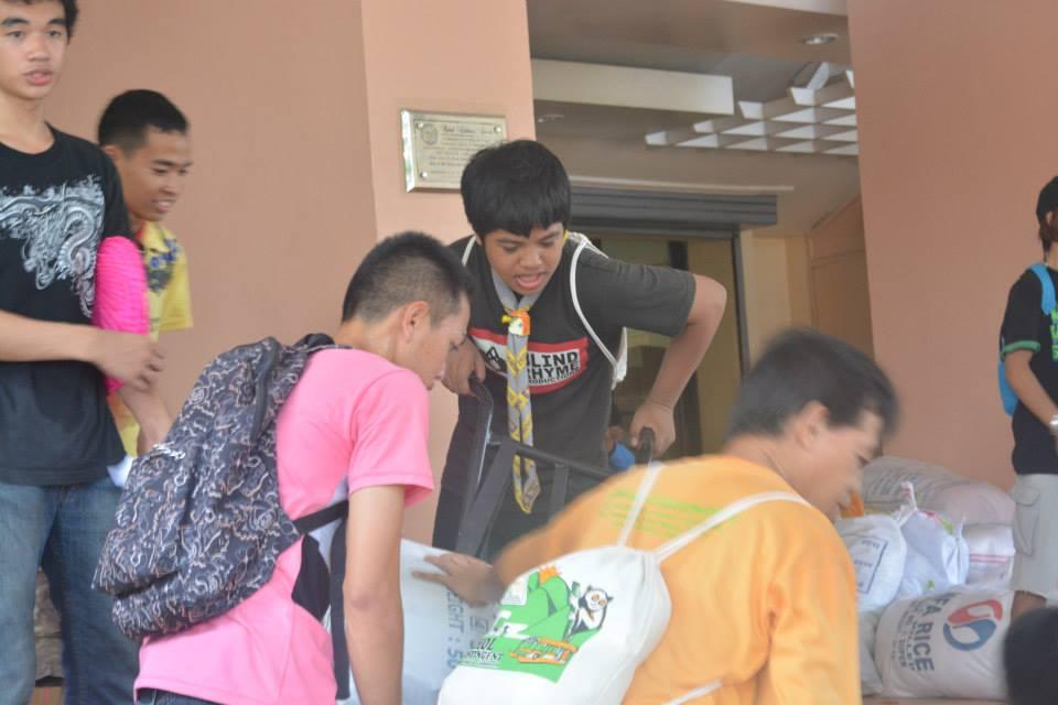 scouts takes part in relief operation during the 7.2 magnitude earthquake that struck the province of Bohol