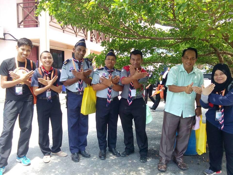 MERDEKA WALK DAN CLEAN UP THE WORLD 2017