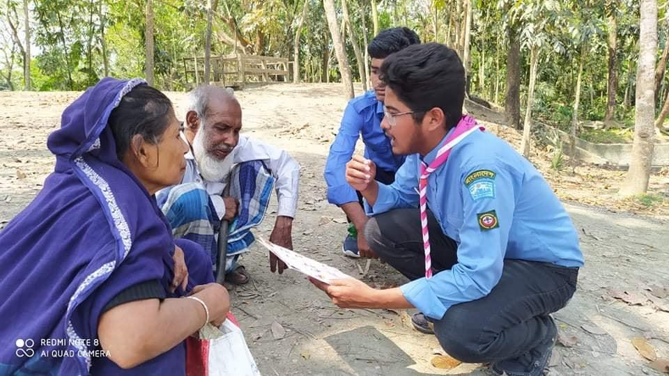 করোনা ভাইরাসের সচতেনতা জন্য কাজ করছে স্কাউটরা..!