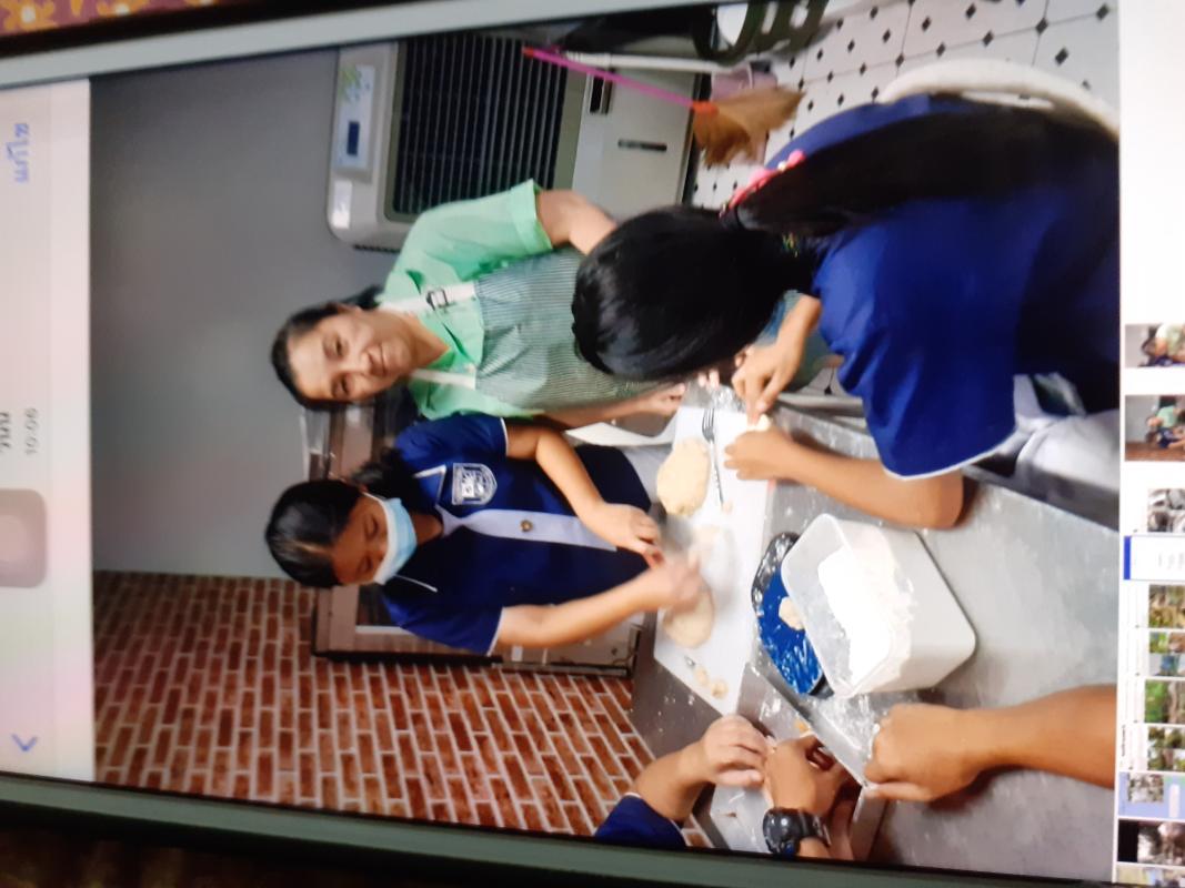 การเรียนปฏิบัติทำขนมปัง