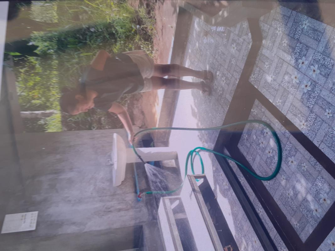 ทำความสะอาดห้องน้ำสาธารณะ